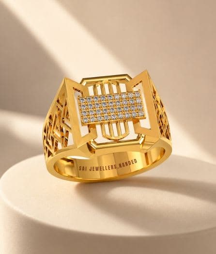 Royal Grid Gold Ring